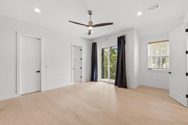 3304 E 17th ST B, Austin, TX 78721