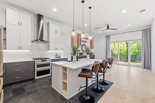 3304 E 17th ST B, Austin, TX 78721