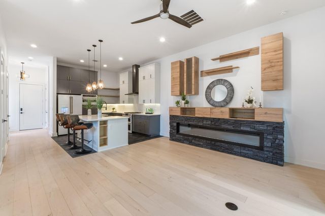 3304 E 17th ST B, Austin, TX 78721