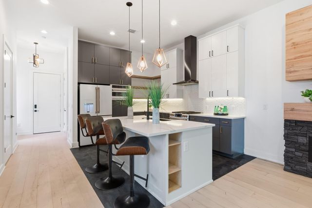 3304 E 17th ST B, Austin, TX 78721