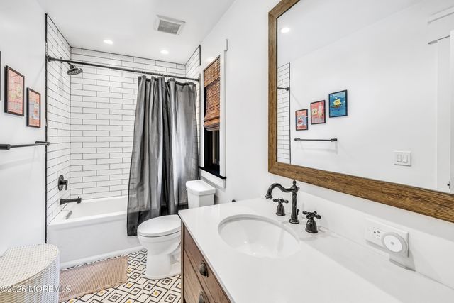 95 Willry Street, Woodbridge, NJ 07095