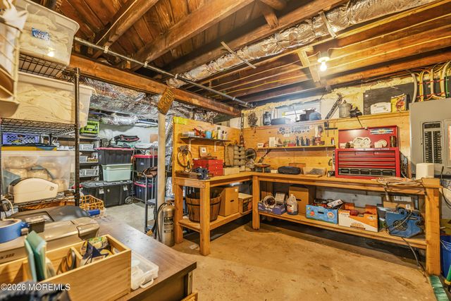 95 Willry Street, Woodbridge, NJ 07095