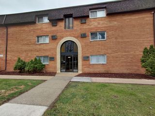 2345 185th Court 27, Lansing, IL 60438
