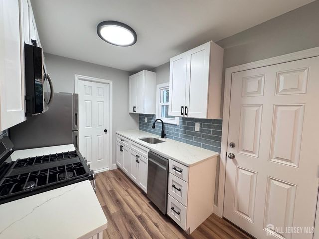 6 Seaglade Circle B, Old Bridge, NJ 07735