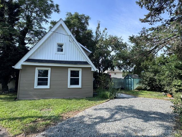 6 Seaglade Circle B, Old Bridge, NJ 07735