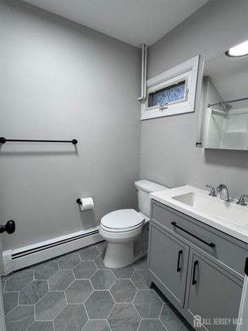 6 Seaglade Circle B, Old Bridge, NJ 07735