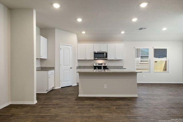 925 Gerardia Court, Seguin, TX 78155