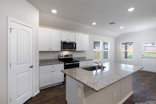 925 Gerardia Court, Seguin, TX 78155