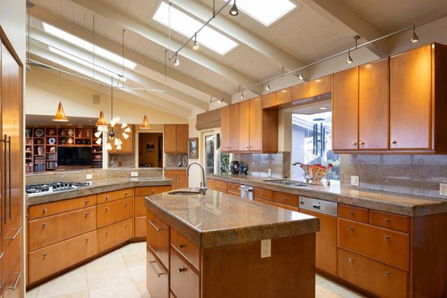 1209 Ocean View Boulevard, Pacific Grove, CA 93950