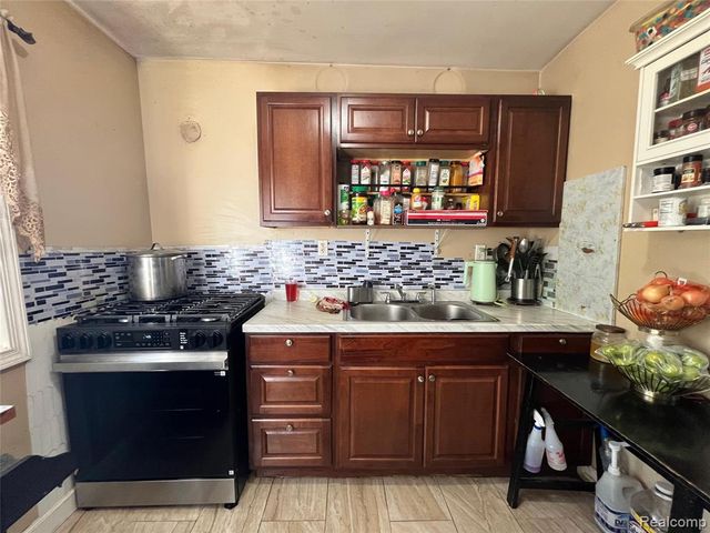 10139 Beechdale Street, Detroit, MI 48204