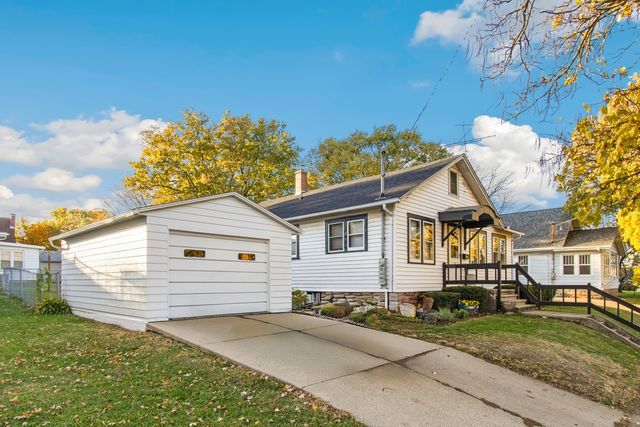 1017 S Galena Avenue, Dixon, IL 61021