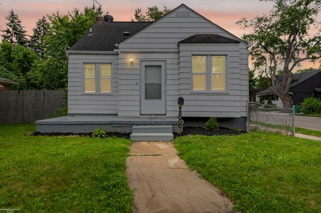 15006 Crescentwood Avenue, Eastpointe, MI 48021