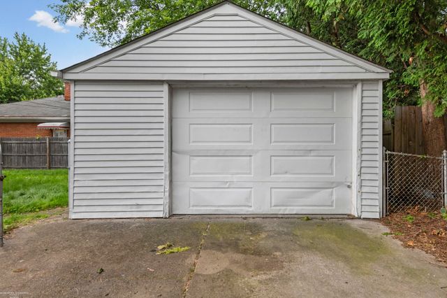 15006 Crescentwood Avenue, Eastpointe, MI 48021