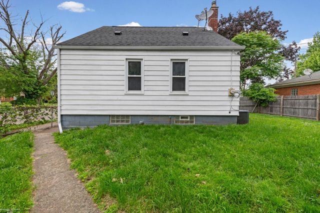 15006 Crescentwood Avenue, Eastpointe, MI 48021