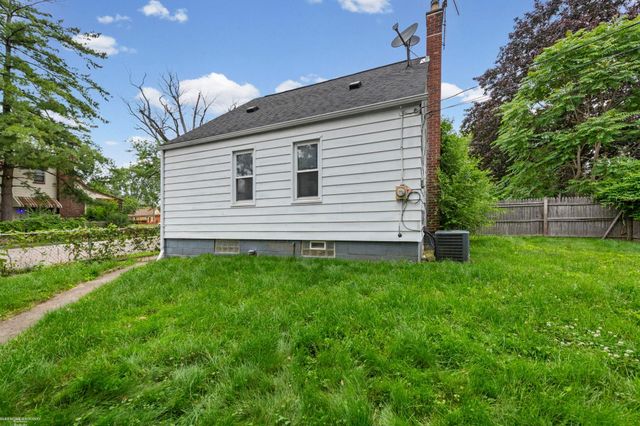 15006 Crescentwood Avenue, Eastpointe, MI 48021