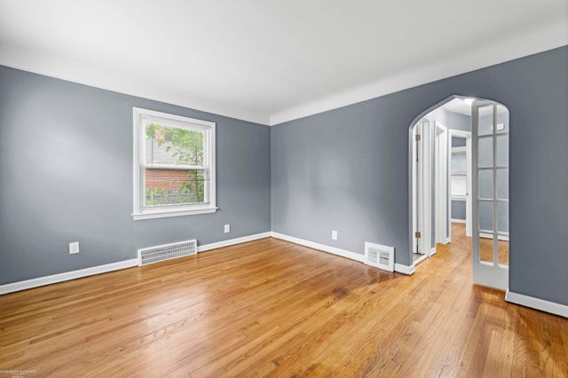 15006 Crescentwood Avenue, Eastpointe, MI 48021