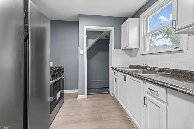 15006 Crescentwood Avenue, Eastpointe, MI 48021