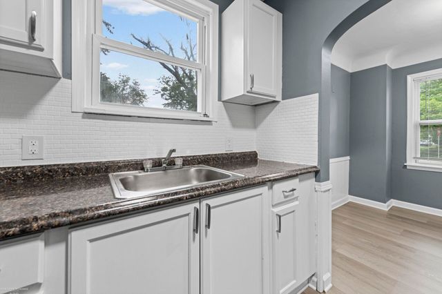 15006 Crescentwood Avenue, Eastpointe, MI 48021