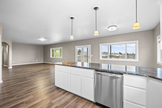 4340 Rosencrans Road, West Richland, WA 99353