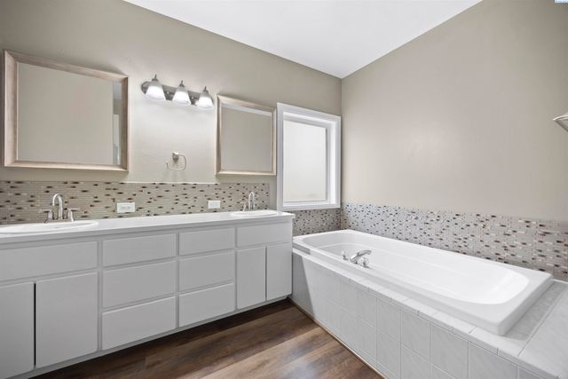 4340 Rosencrans Road, West Richland, WA 99353