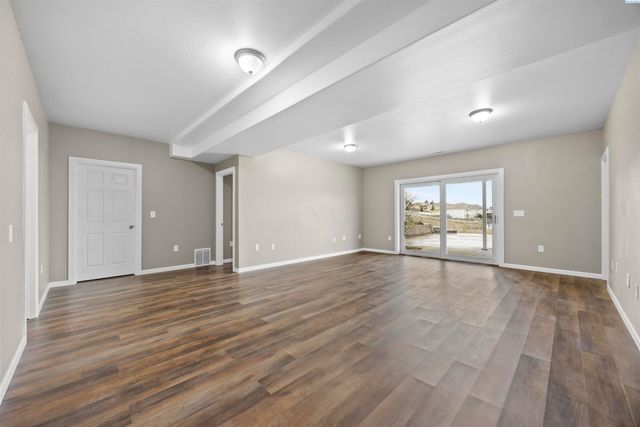 4340 Rosencrans Road, West Richland, WA 99353