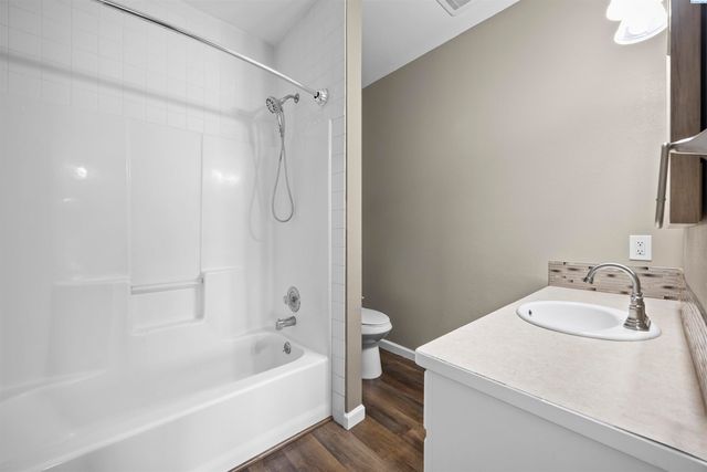 4340 Rosencrans Road, West Richland, WA 99353