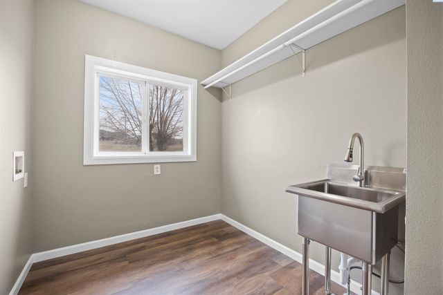 4340 Rosencrans Road, West Richland, WA 99353