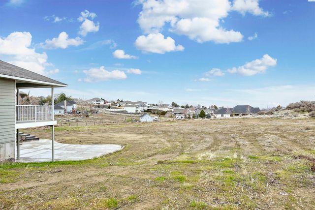 4340 Rosencrans Road, West Richland, WA 99353