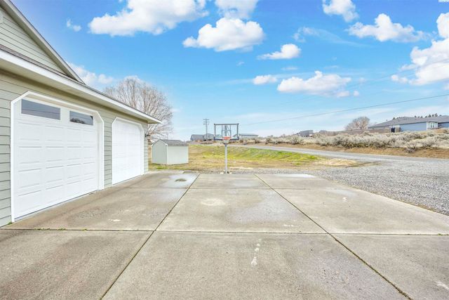 4340 Rosencrans Road, West Richland, WA 99353