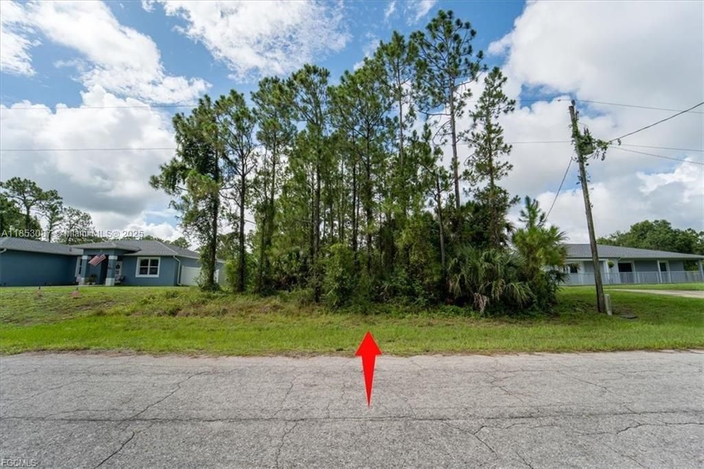 8055 Sandalwood Cir, La Belle, FL 33935