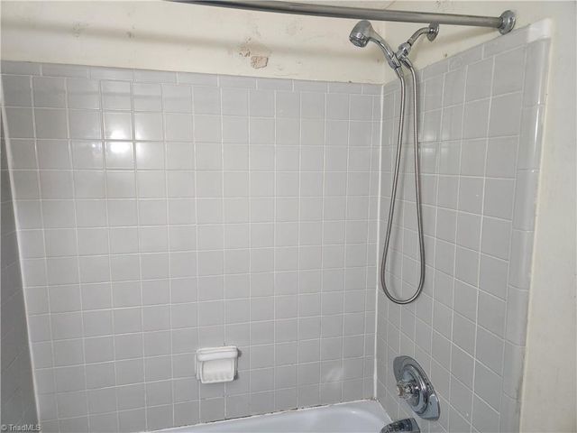 2922 Ramsgate Court, Winston-salem, NC 27106