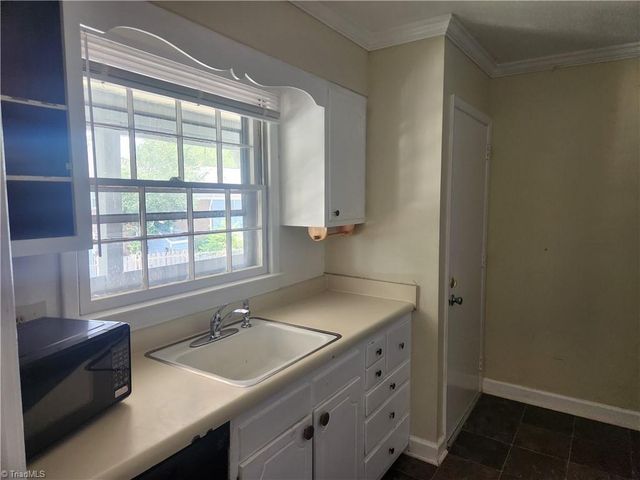2922 Ramsgate Court, Winston-salem, NC 27106