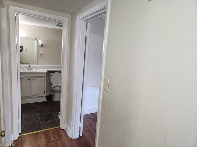 2922 Ramsgate Court, Winston-salem, NC 27106