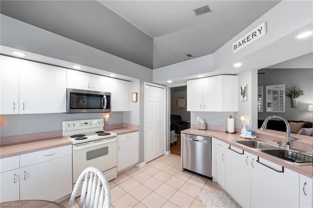 18048 Horseshoe Bay CIR, Fort Myers, FL 33967