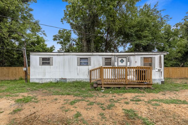 133 Mccraw Street, Rossville, GA 30741