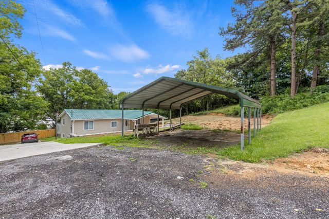133 Mccraw Street, Rossville, GA 30741