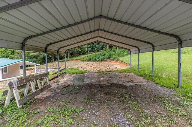 133 Mccraw Street, Rossville, GA 30741