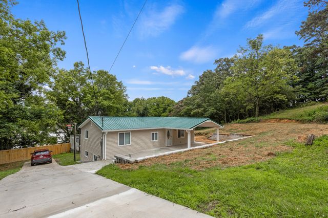 133 Mccraw Street, Rossville, GA 30741