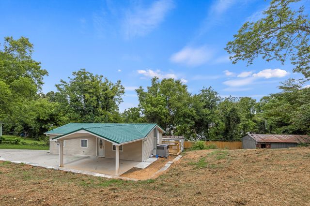 133 Mccraw Street, Rossville, GA 30741