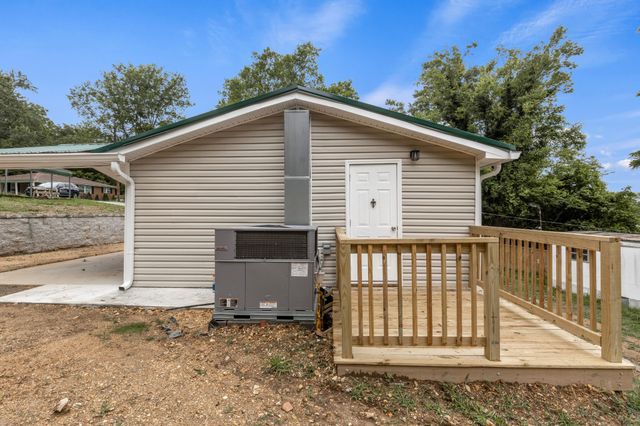 133 Mccraw Street, Rossville, GA 30741