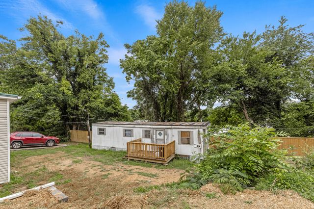 133 Mccraw Street, Rossville, GA 30741