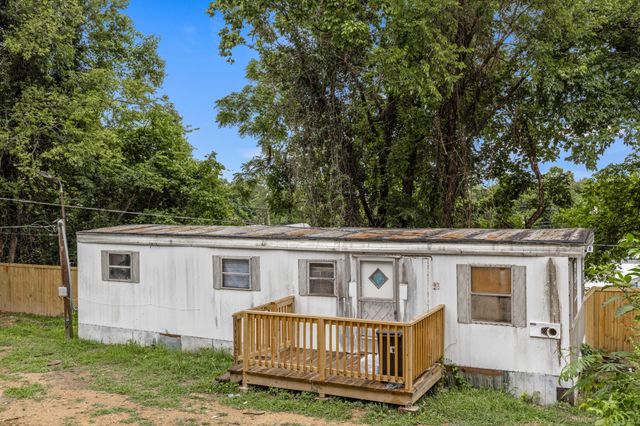 133 Mccraw Street, Rossville, GA 30741