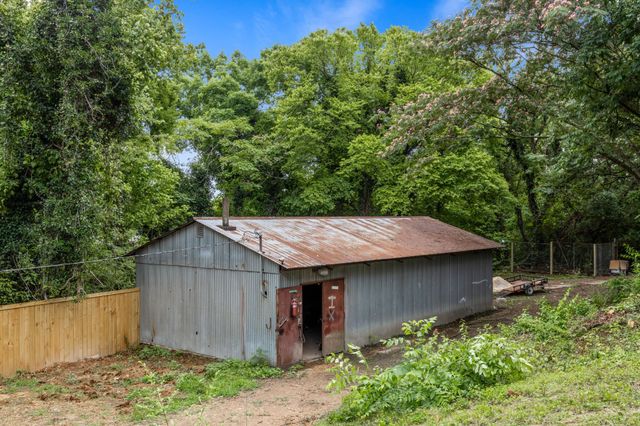 133 Mccraw Street, Rossville, GA 30741
