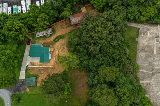 133 Mccraw Street, Rossville, GA 30741