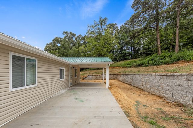133 Mccraw Street, Rossville, GA 30741