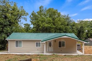 133 Mccraw Street, Rossville, GA 30741