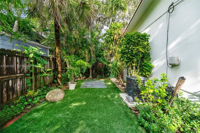 3100 Naomi St 3102, Miami, FL 33133