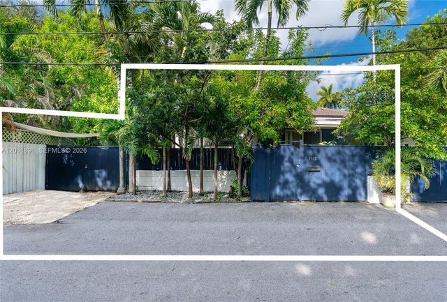 3100 Naomi St 3102, Miami, FL 33133