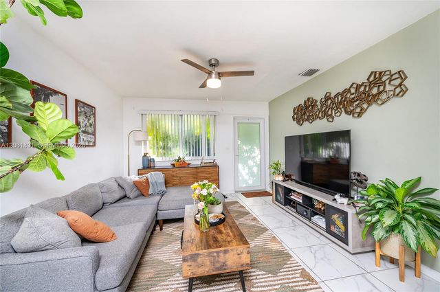 3100 Naomi St 3102, Miami, FL 33133