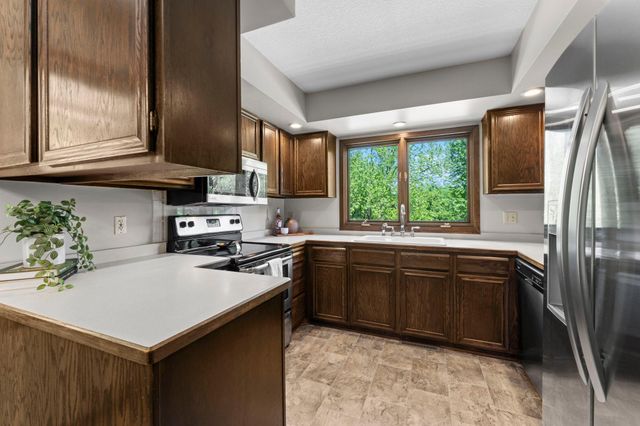 3321 Brookview Drive, Burnsville, MN 55337